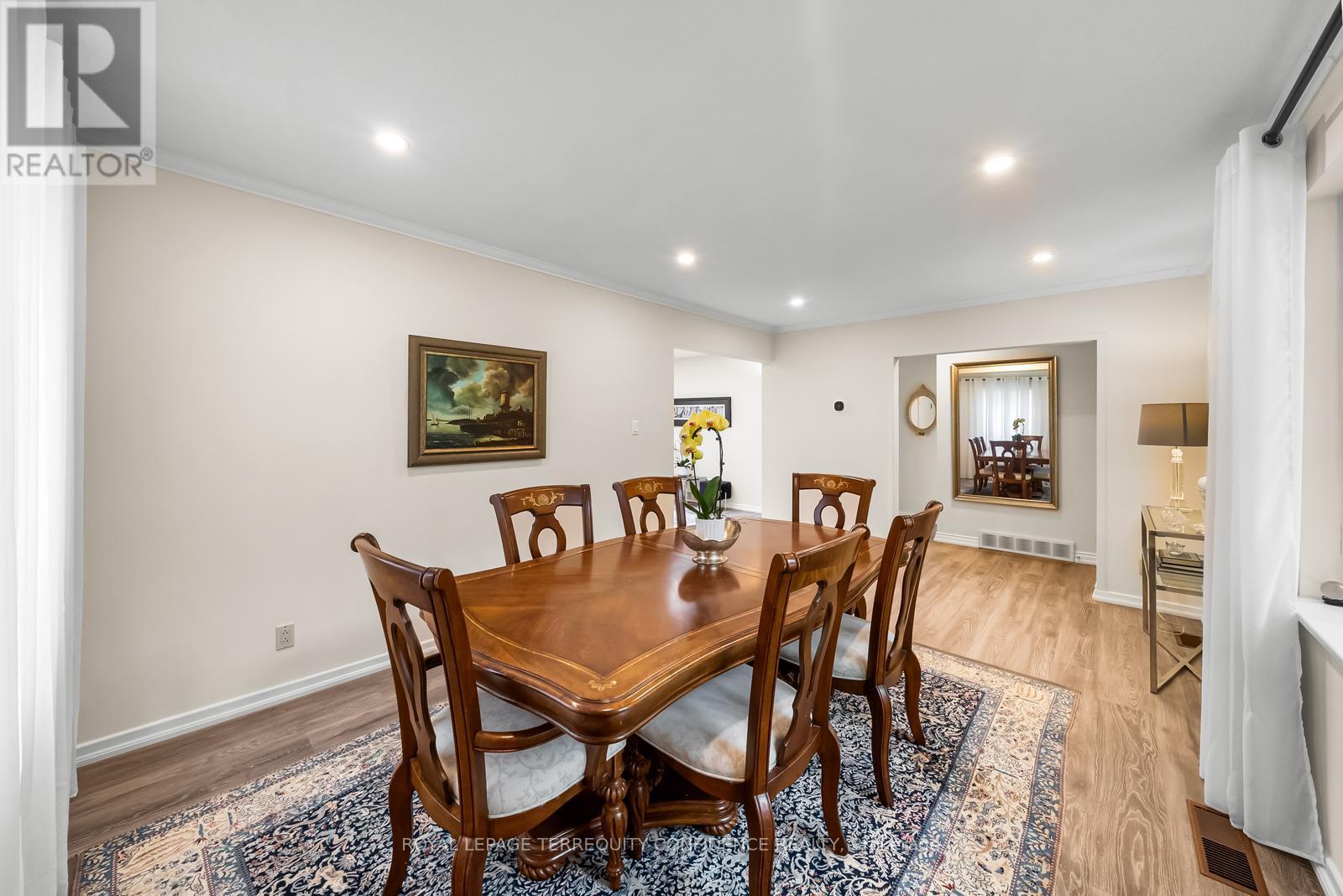 Photo 7 of 237 Churchill Avenue, Toronto ON