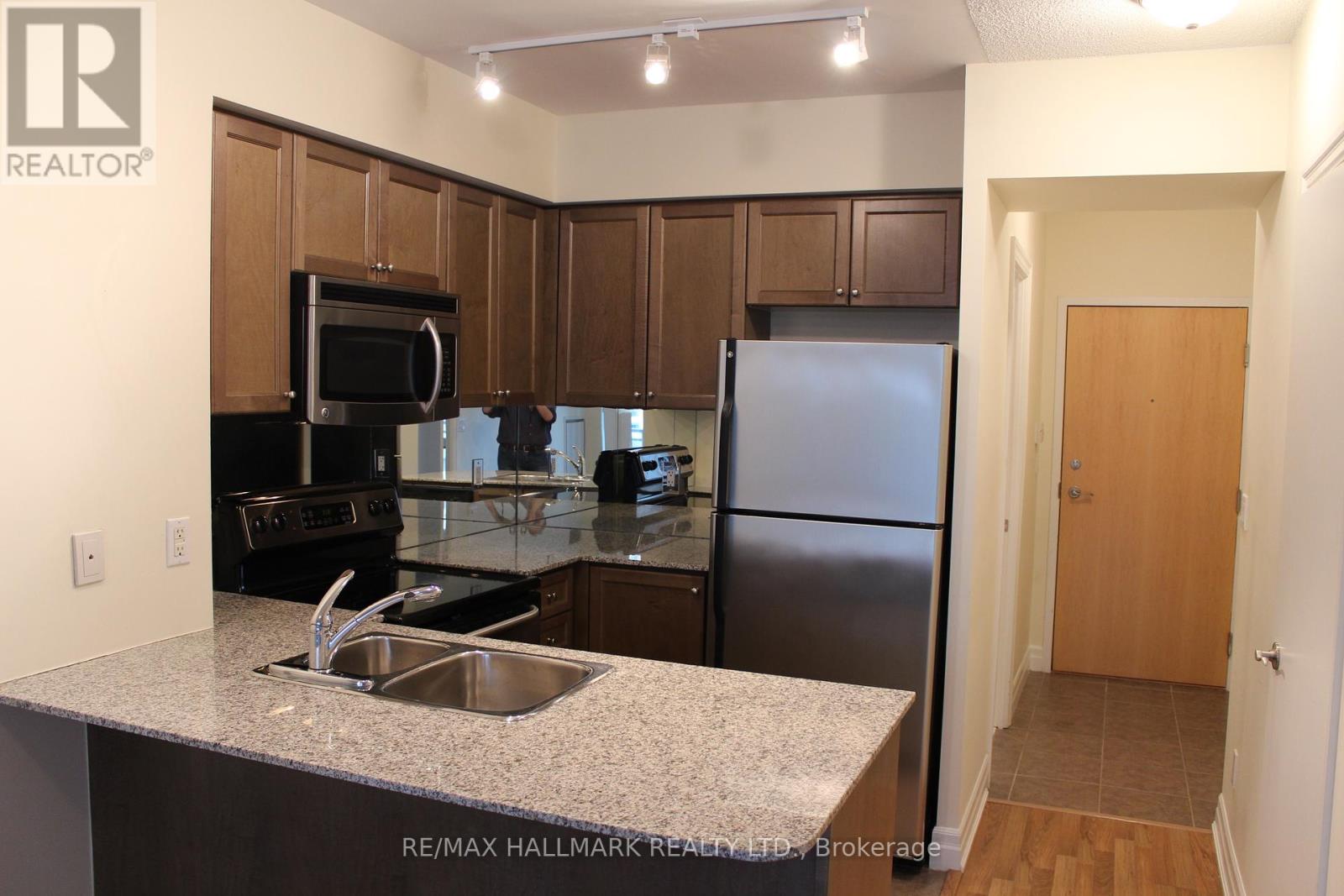 Photo 8 of 1205 8 Scollard Street, Toronto ON