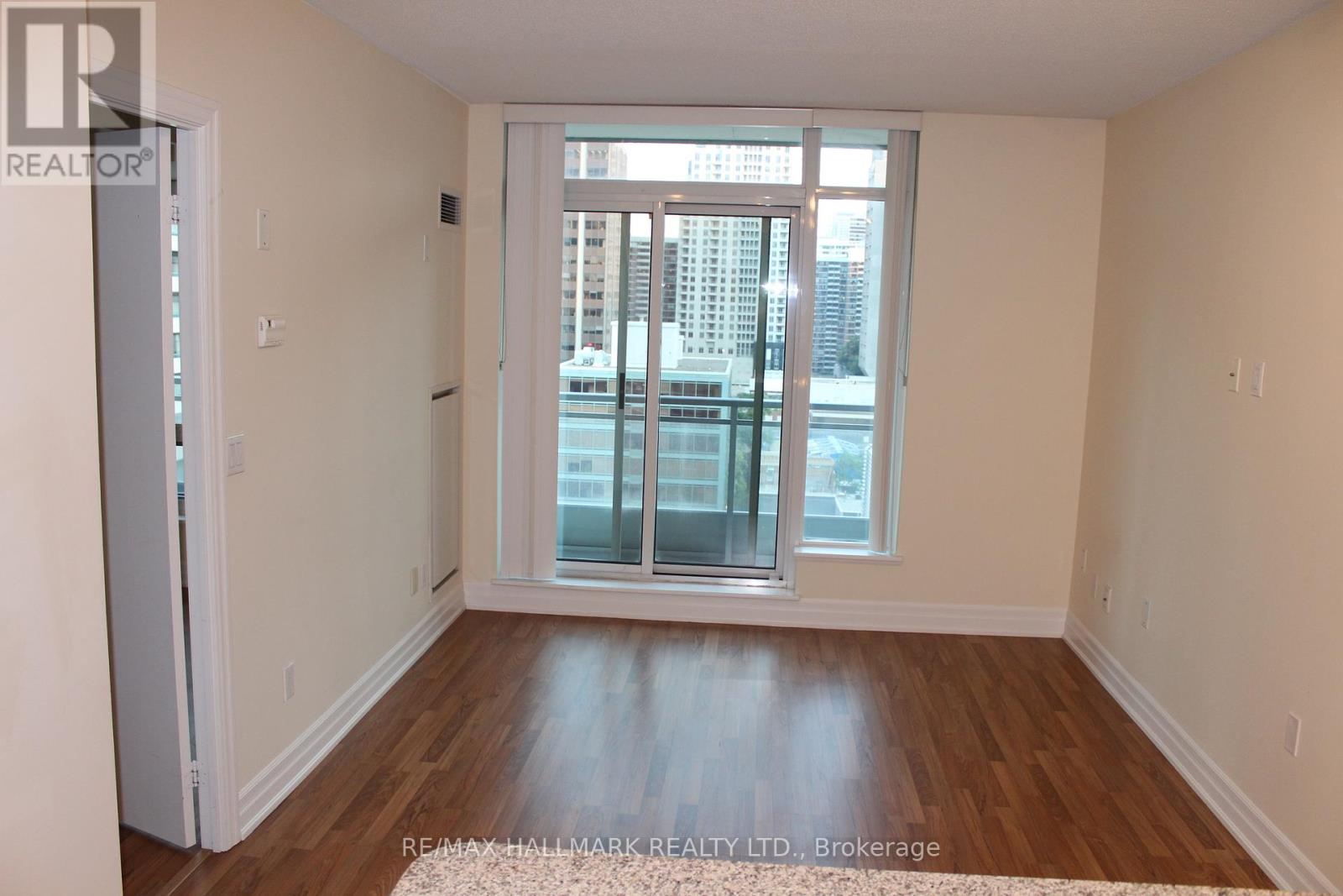 Photo 4 of 1205 8 Scollard Street, Toronto ON