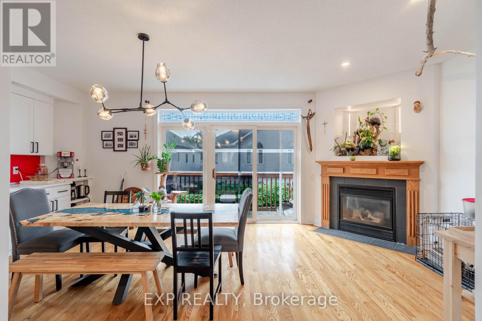 Photo 23 of 97 Castle Glen Crescent, Ottawa ON