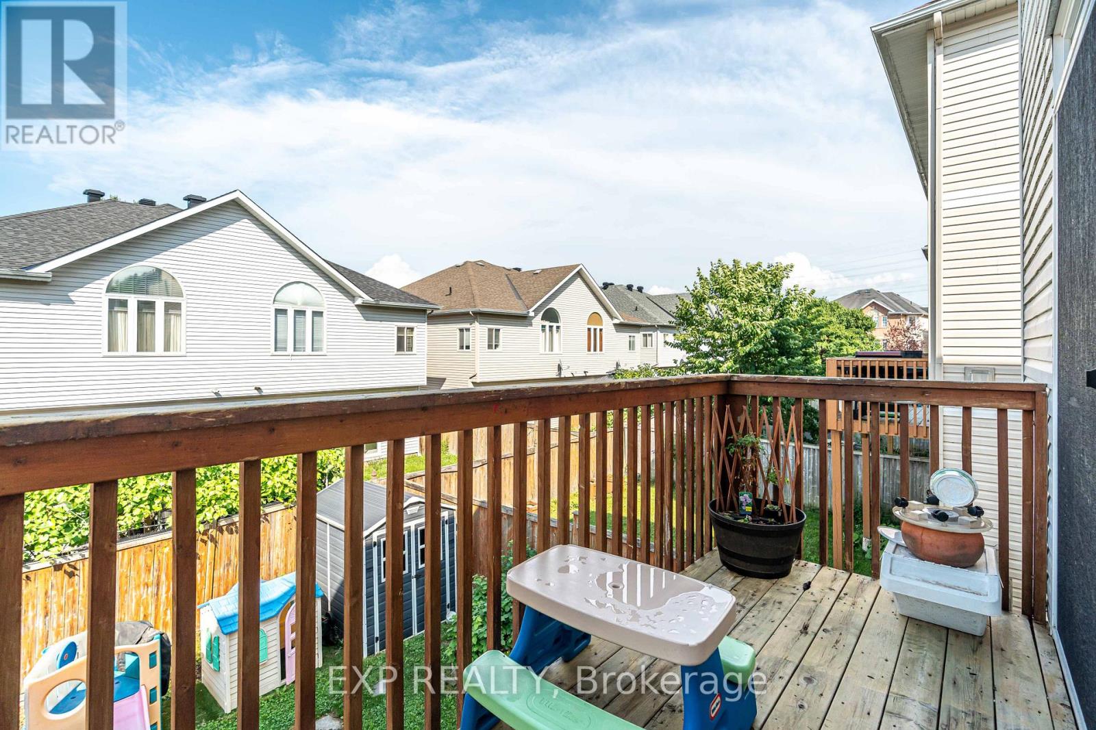 Photo 25 of 97 Castle Glen Crescent, Ottawa ON