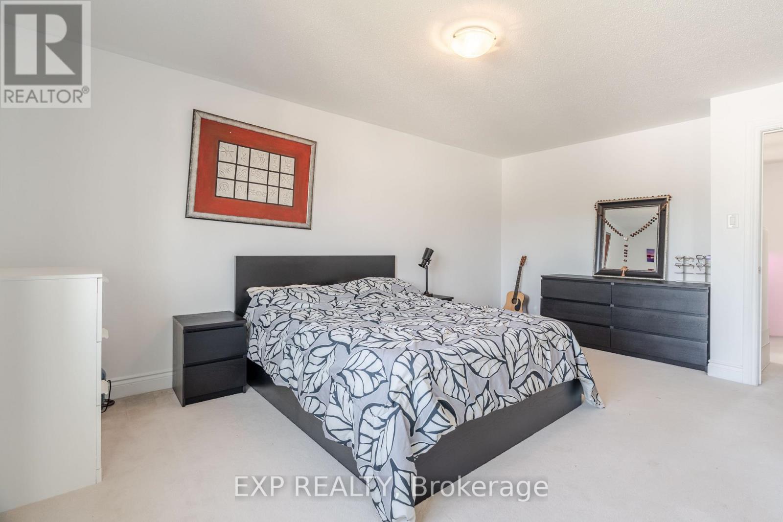 Photo 27 of 97 Castle Glen Crescent, Ottawa ON