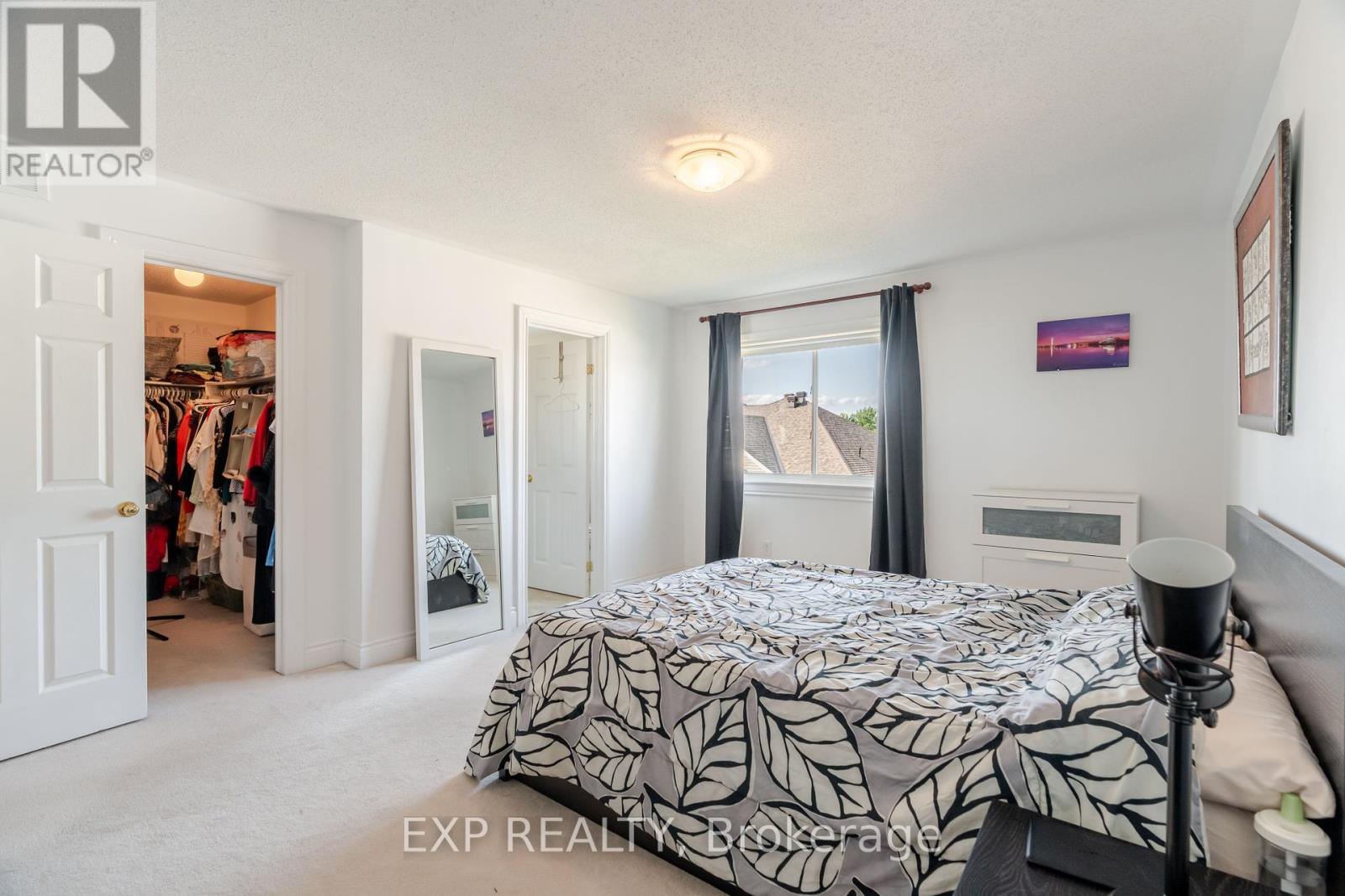 Photo 28 of 97 Castle Glen Crescent, Ottawa ON