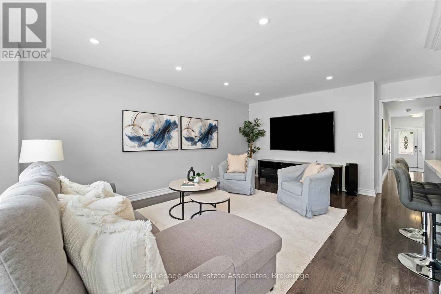 Photo 14 of 17 Holroyd Street, Ajax ON