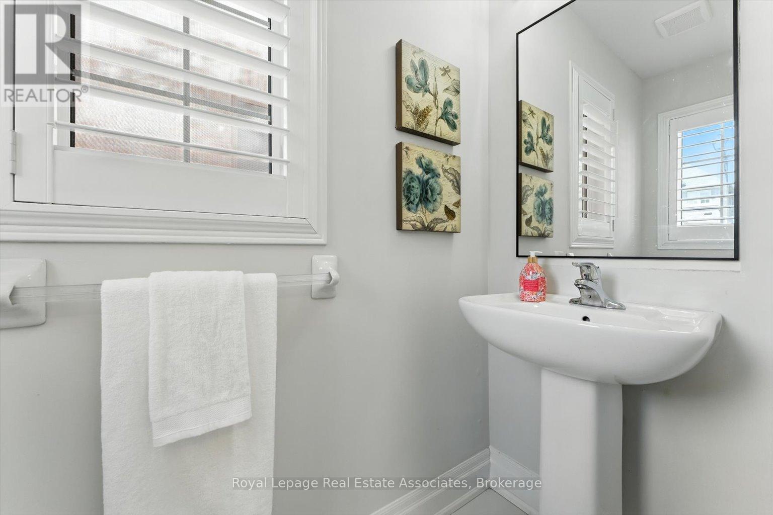 Photo 24 of 17 Holroyd Street, Ajax ON