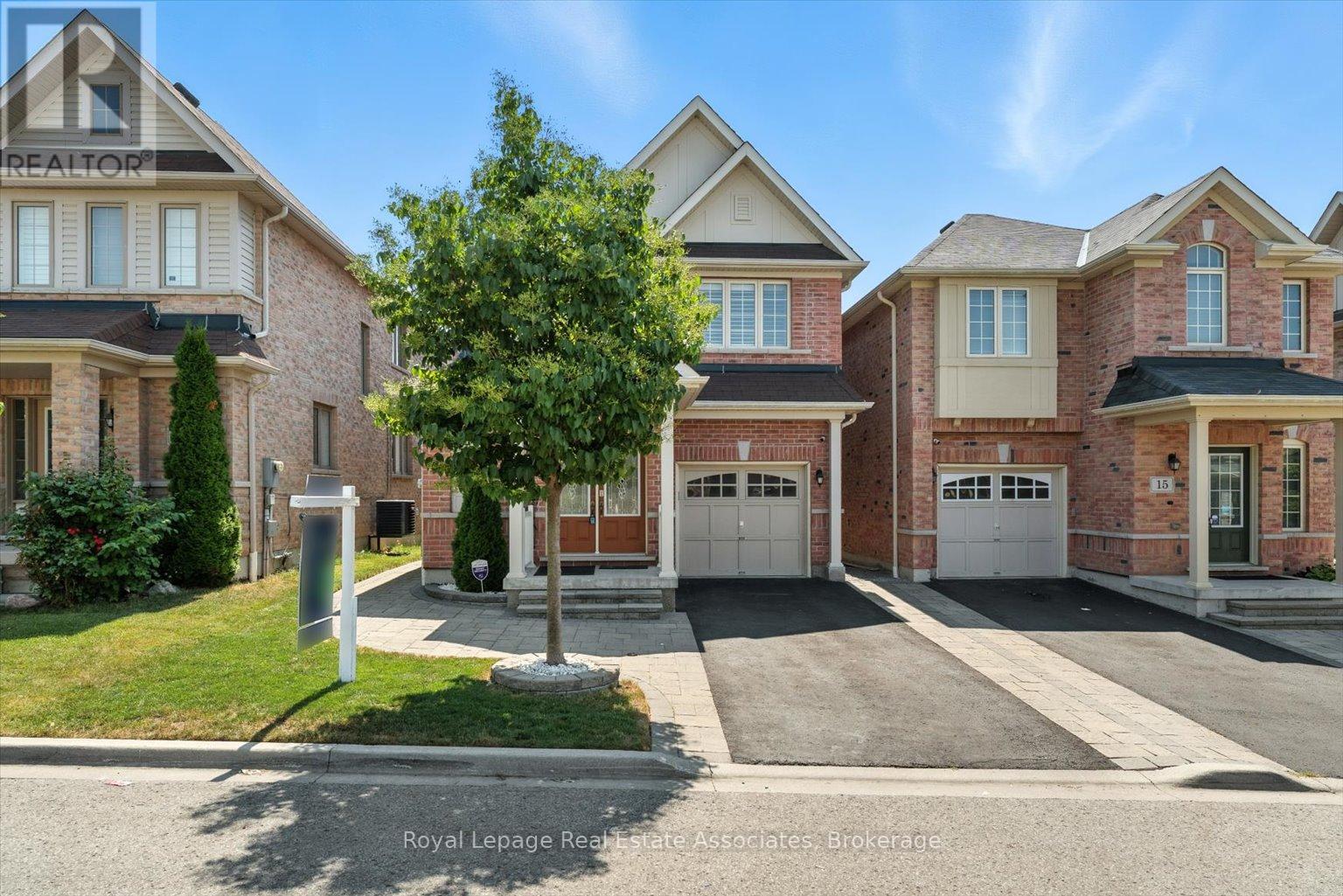 Photo 3 of 17 Holroyd Street, Ajax ON
