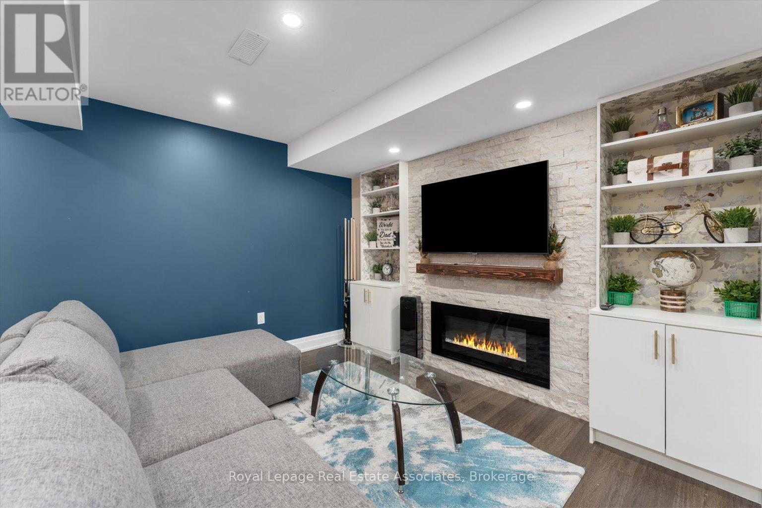 Photo 38 of 17 Holroyd Street, Ajax ON