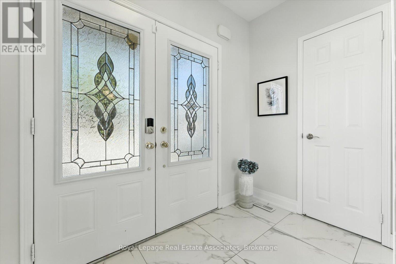 Photo 5 of 17 Holroyd Street, Ajax ON