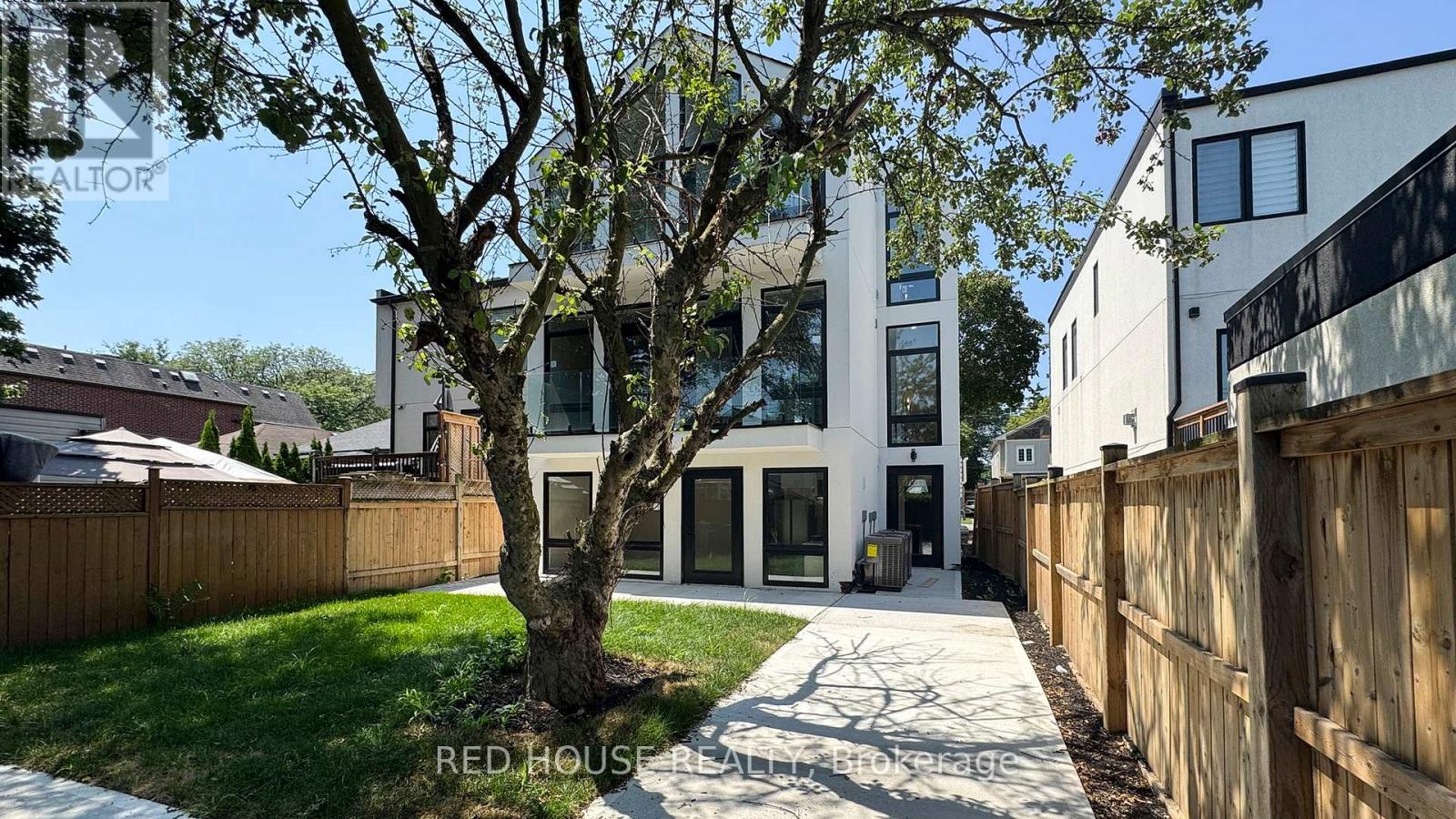 Photo 11 of 1 63 Derwyn Road, Toronto ON