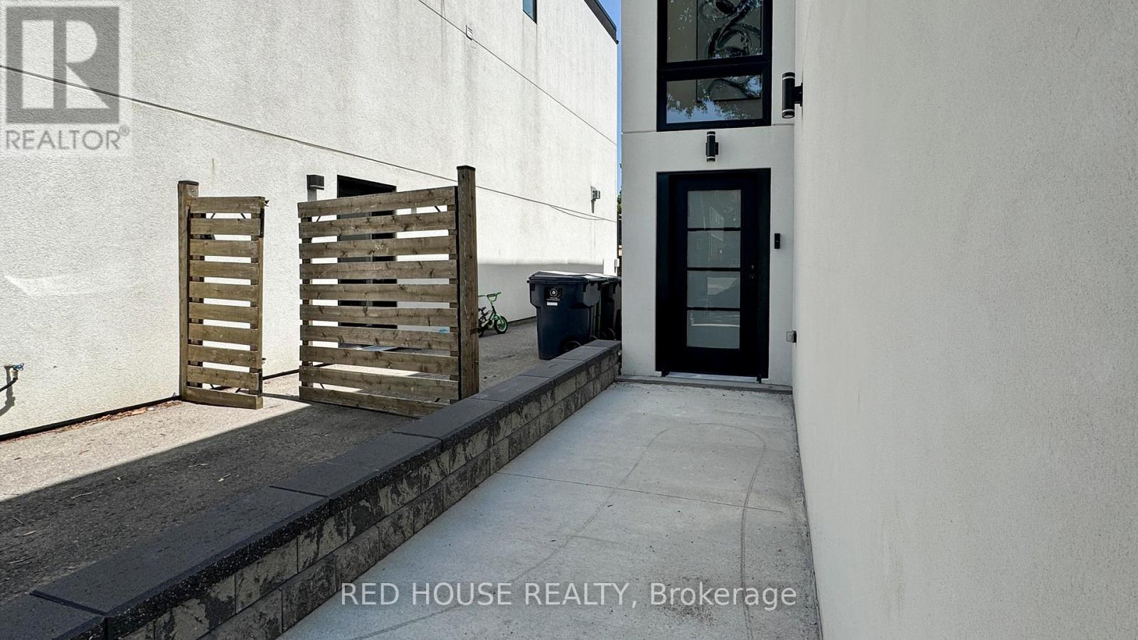 Photo 20 of 1 63 Derwyn Road, Toronto ON