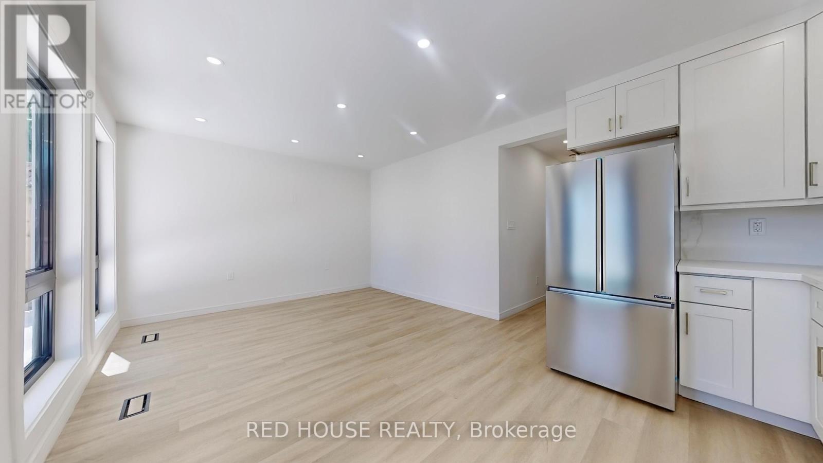 Photo 7 of 1 63 Derwyn Road, Toronto ON