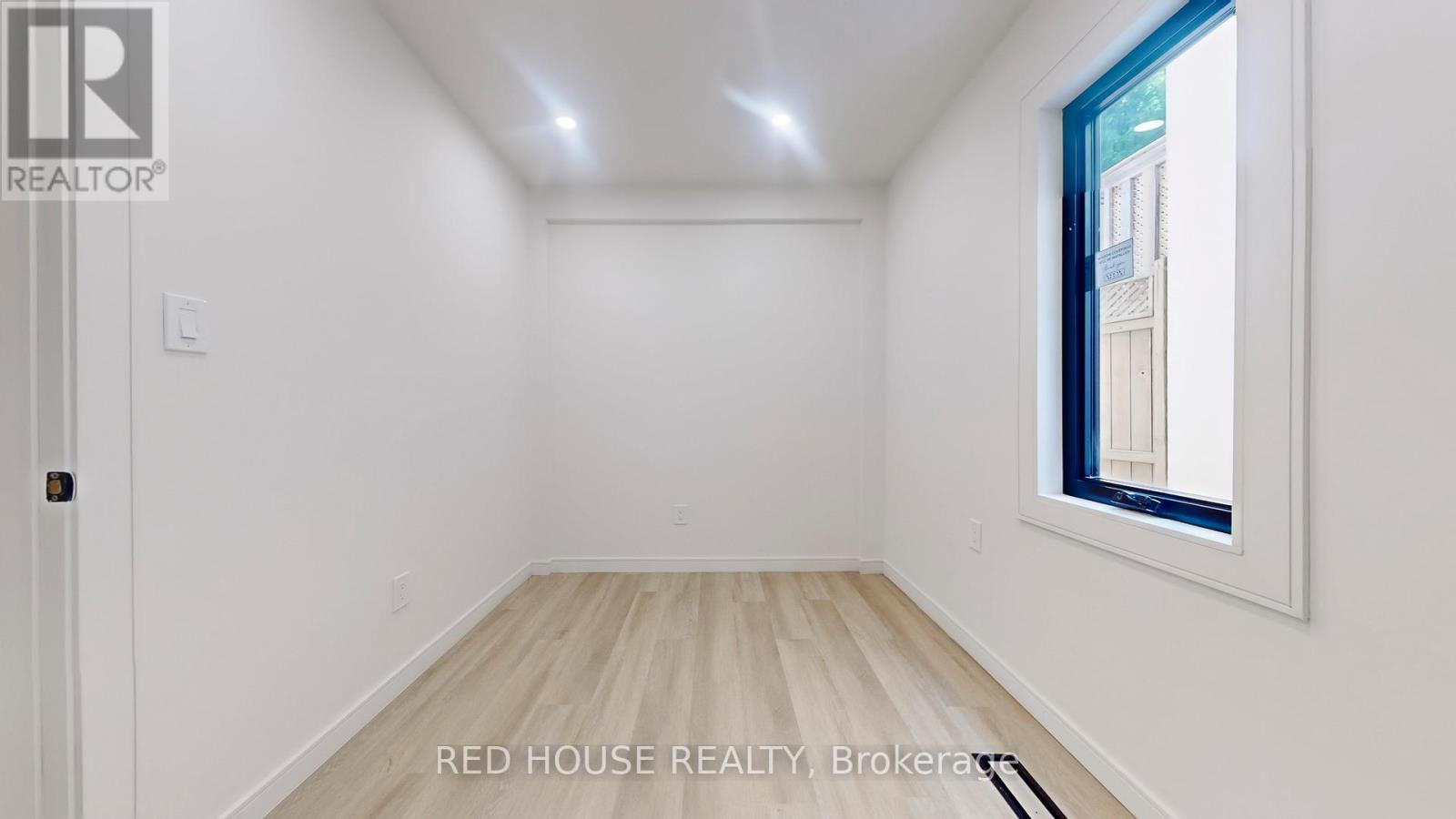 Photo 15 of 1 63 Derwyn Road, Toronto ON