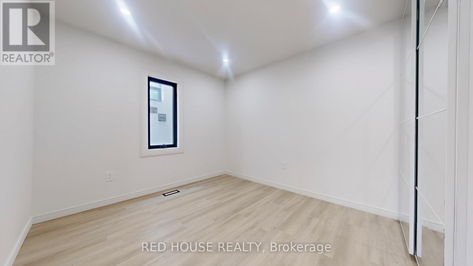 Photo 28 of 1 63 Derwyn Road, Toronto ON