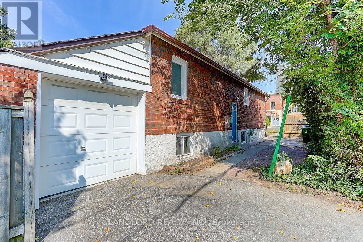 Photo 5 of Lower 1206 Broadview Avenue, Toronto ON