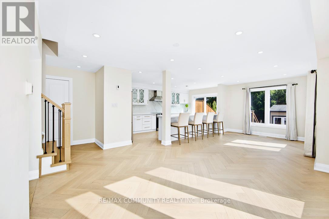 Photo 20 of 960 Mountcastle Crescent, Pickering ON
