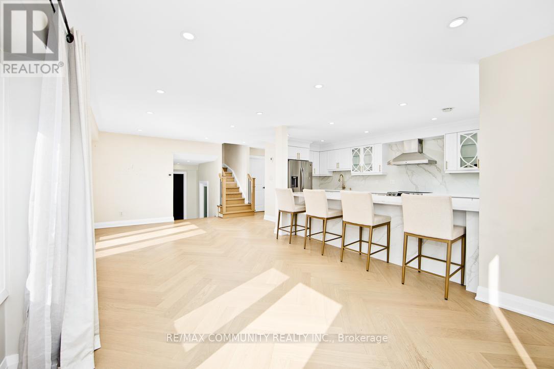Photo 15 of 960 Mountcastle Crescent, Pickering ON