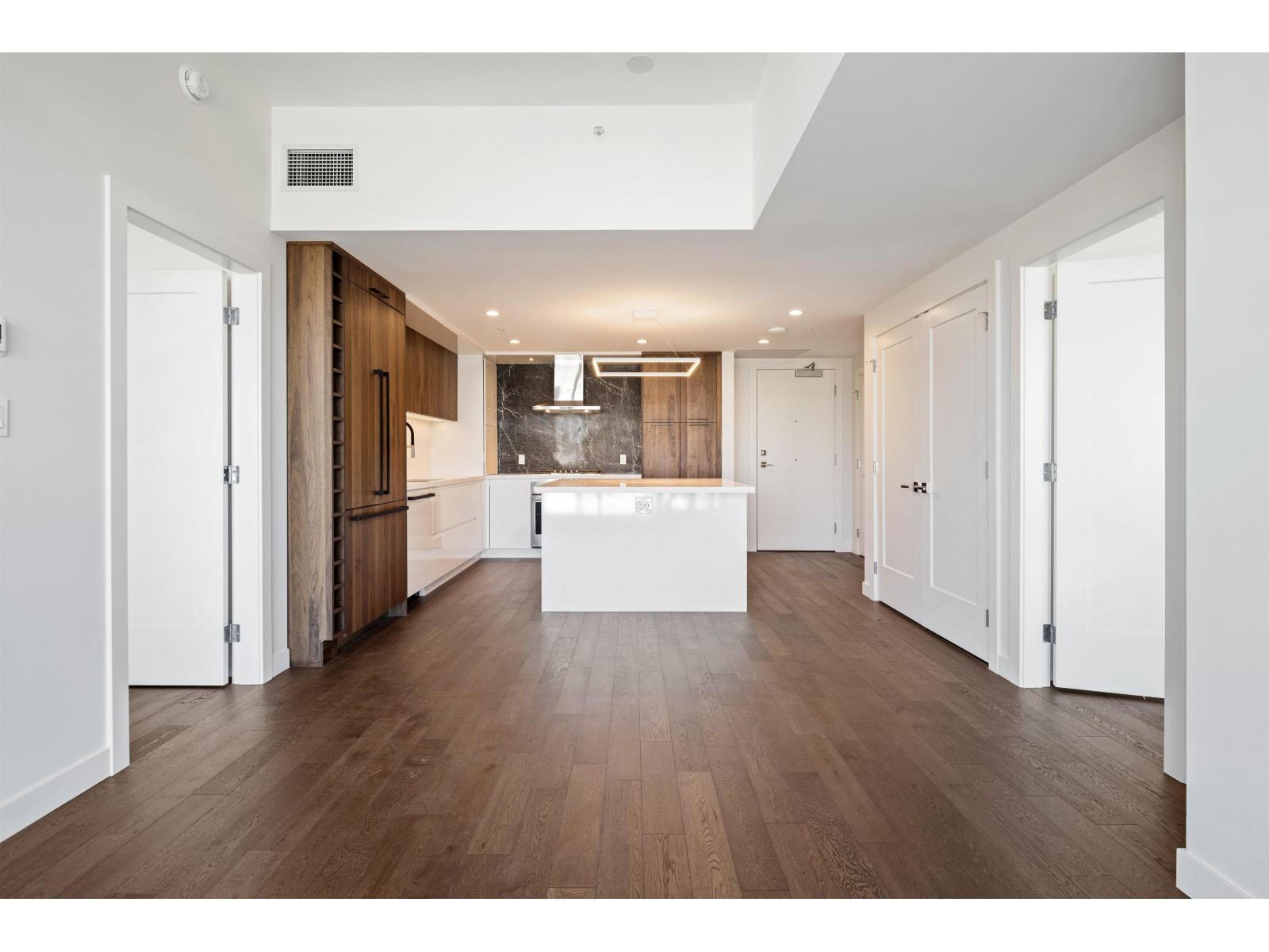 807 1526 FINLAY STREET, White Rock