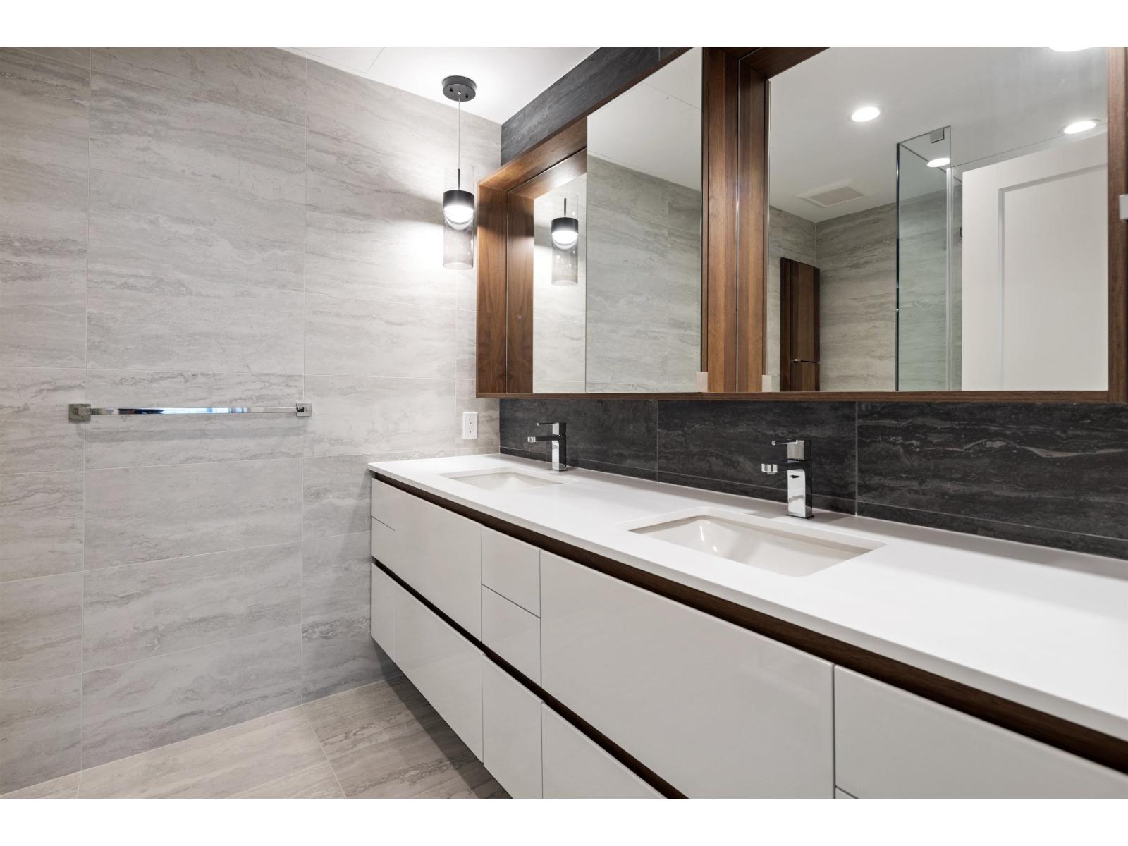 807 1526 FINLAY STREET, White Rock