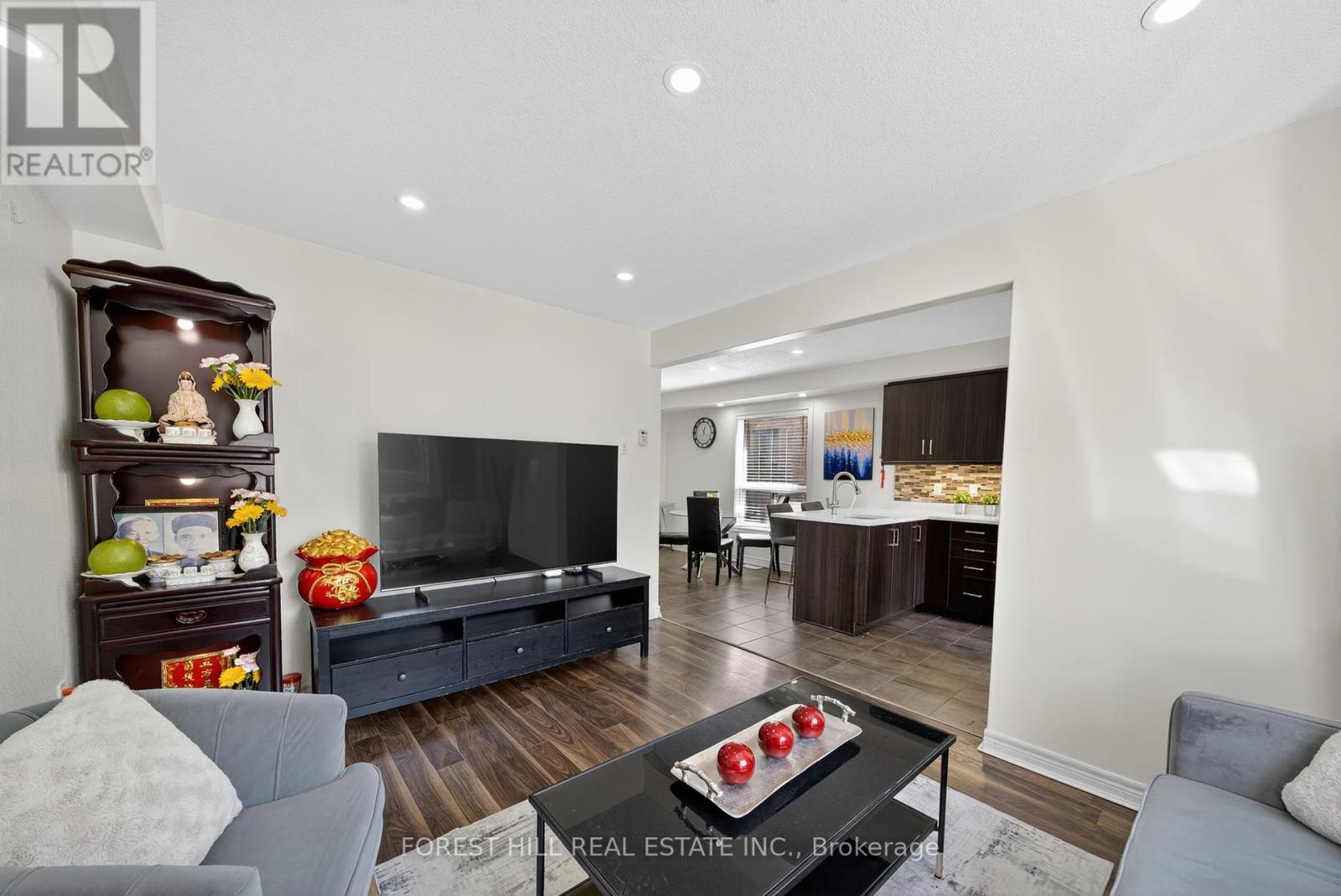 Photo 13 of 160 Banting Crescent, Essa ON
