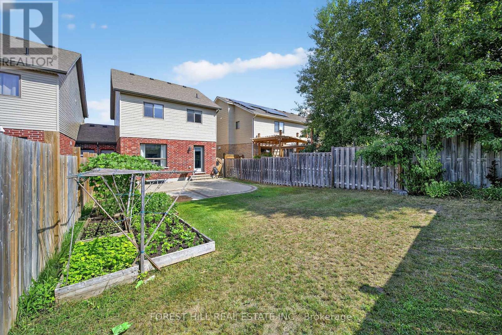 Photo 28 of 160 Banting Crescent, Essa ON