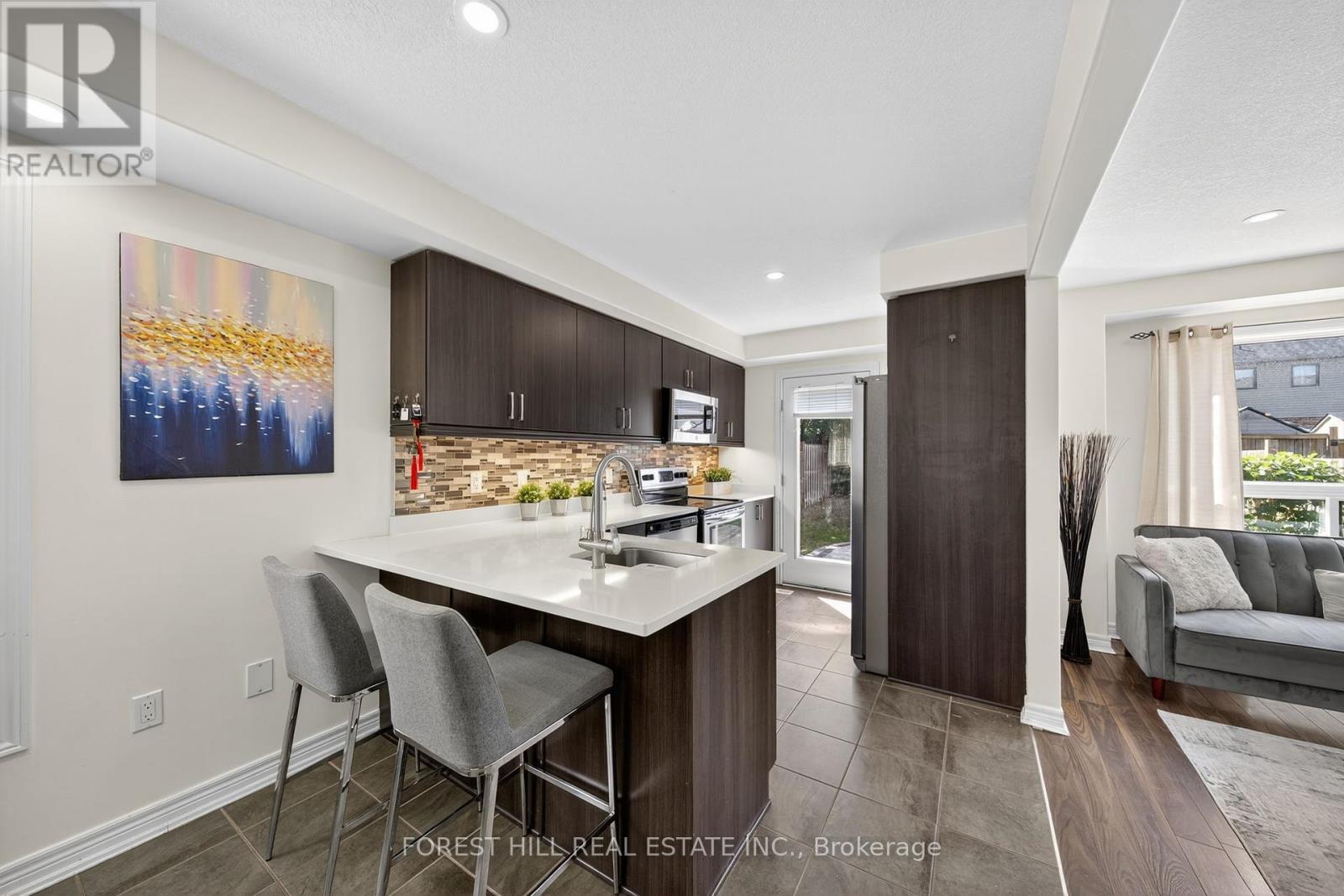 Photo 5 of 160 Banting Crescent, Essa ON