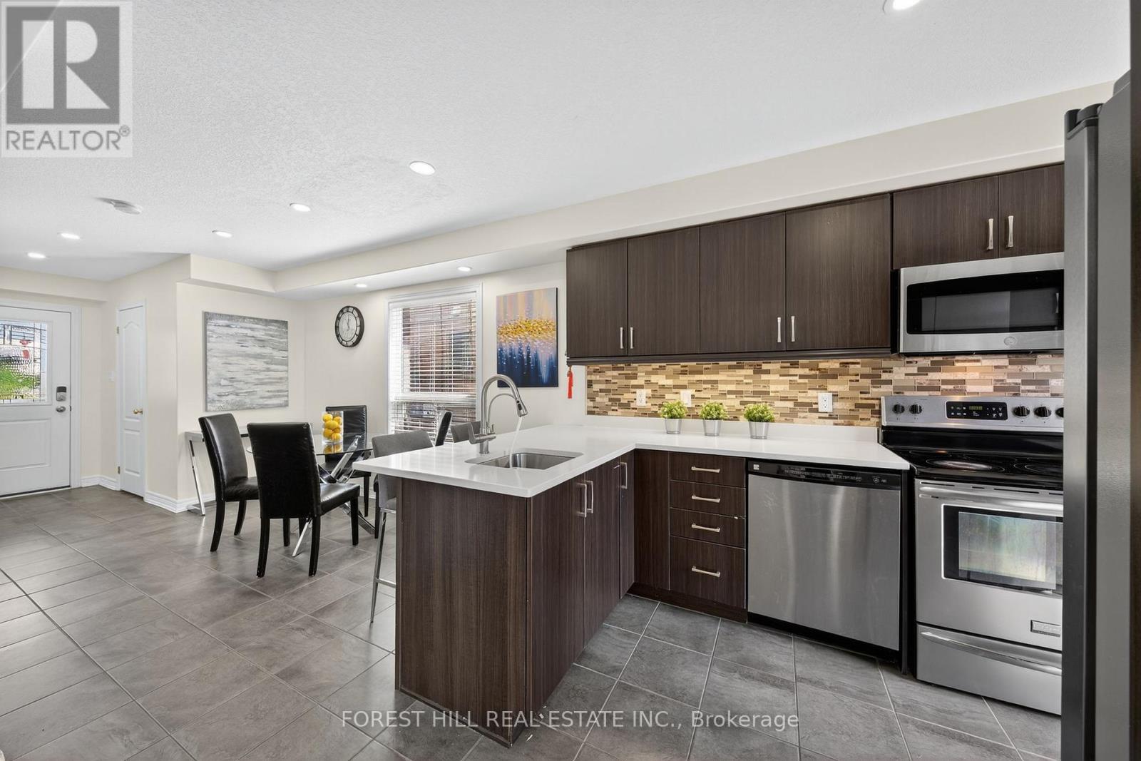 Photo 7 of 160 Banting Crescent, Essa ON