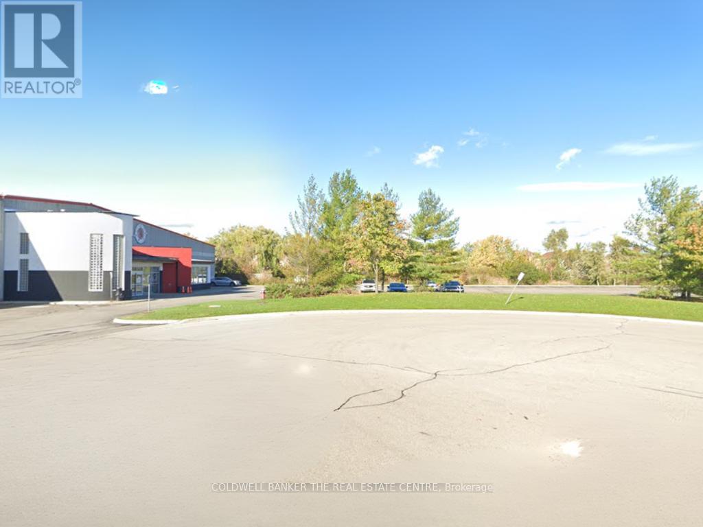 Photo 3 of Main Fl Room 650 Edward Avenue, Richmond Hill ON