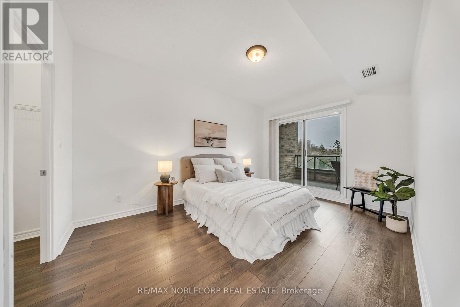 Photo 25 of 319 121 Woodbridge Avenue, Vaughan ON