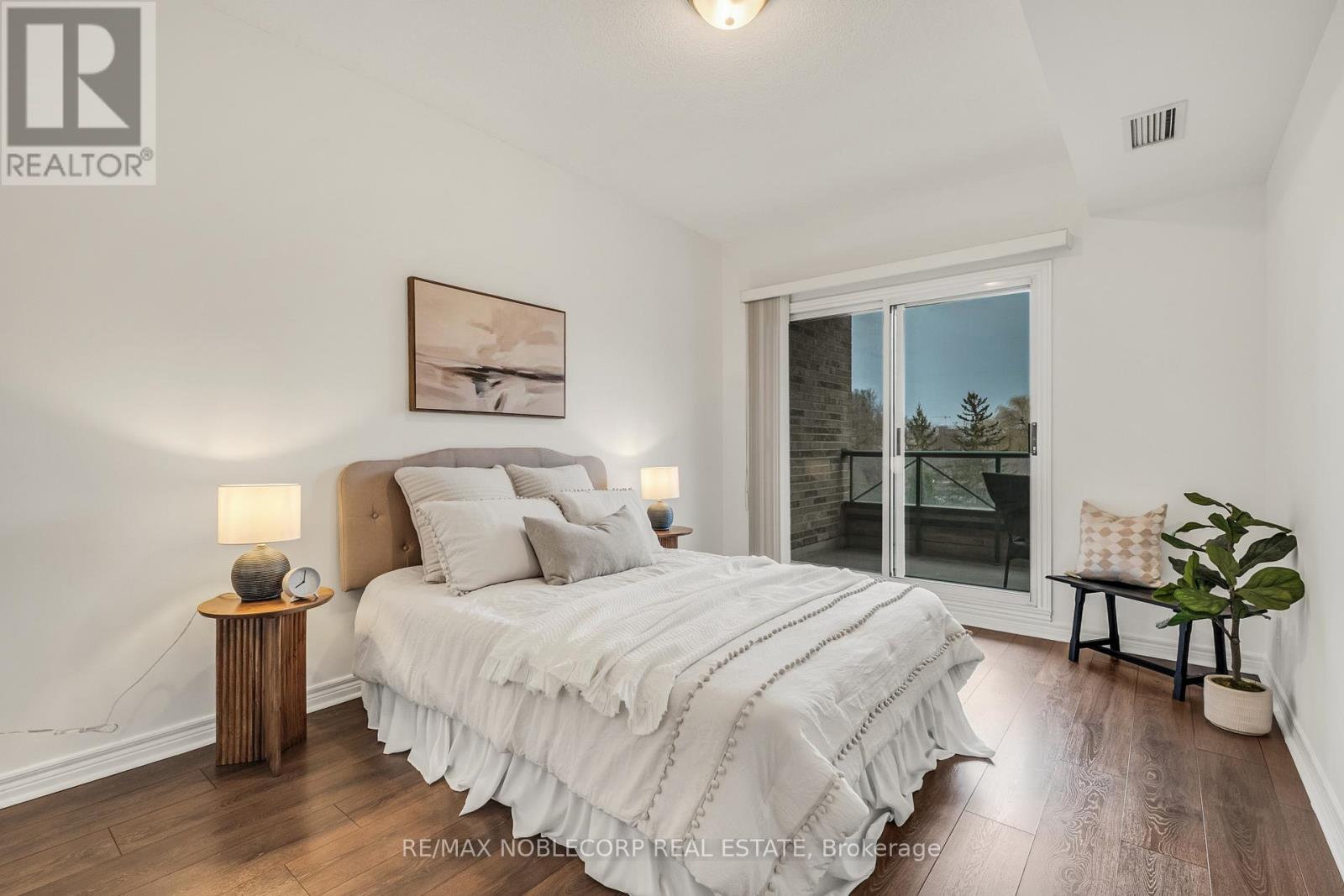 Photo 29 of 319 121 Woodbridge Avenue, Vaughan ON