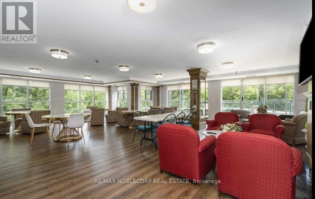 Photo 10 of 319 121 Woodbridge Avenue, Vaughan ON