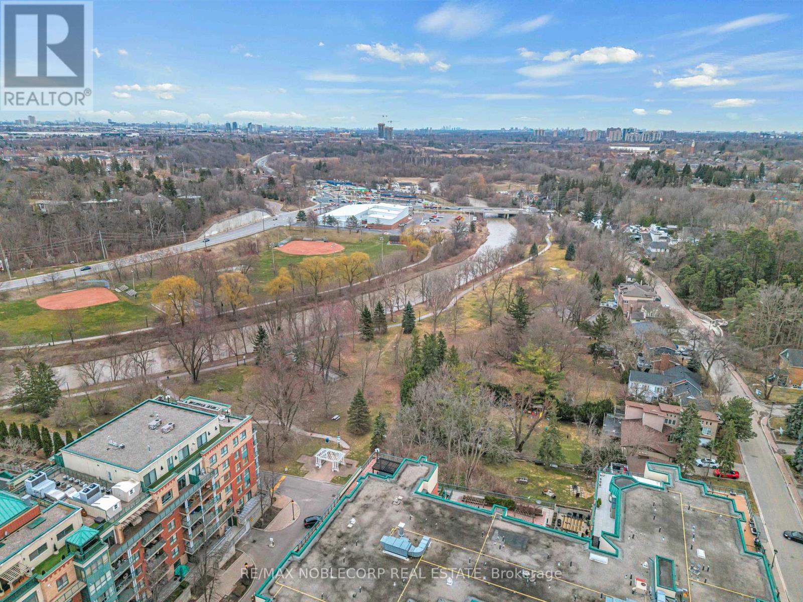 Photo 7 of 319 121 Woodbridge Avenue, Vaughan ON