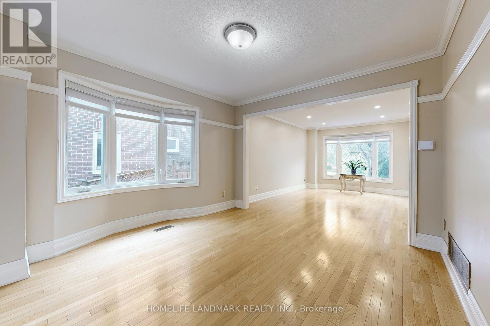 Photo 4 of 15 Hollingham Road, Markham ON