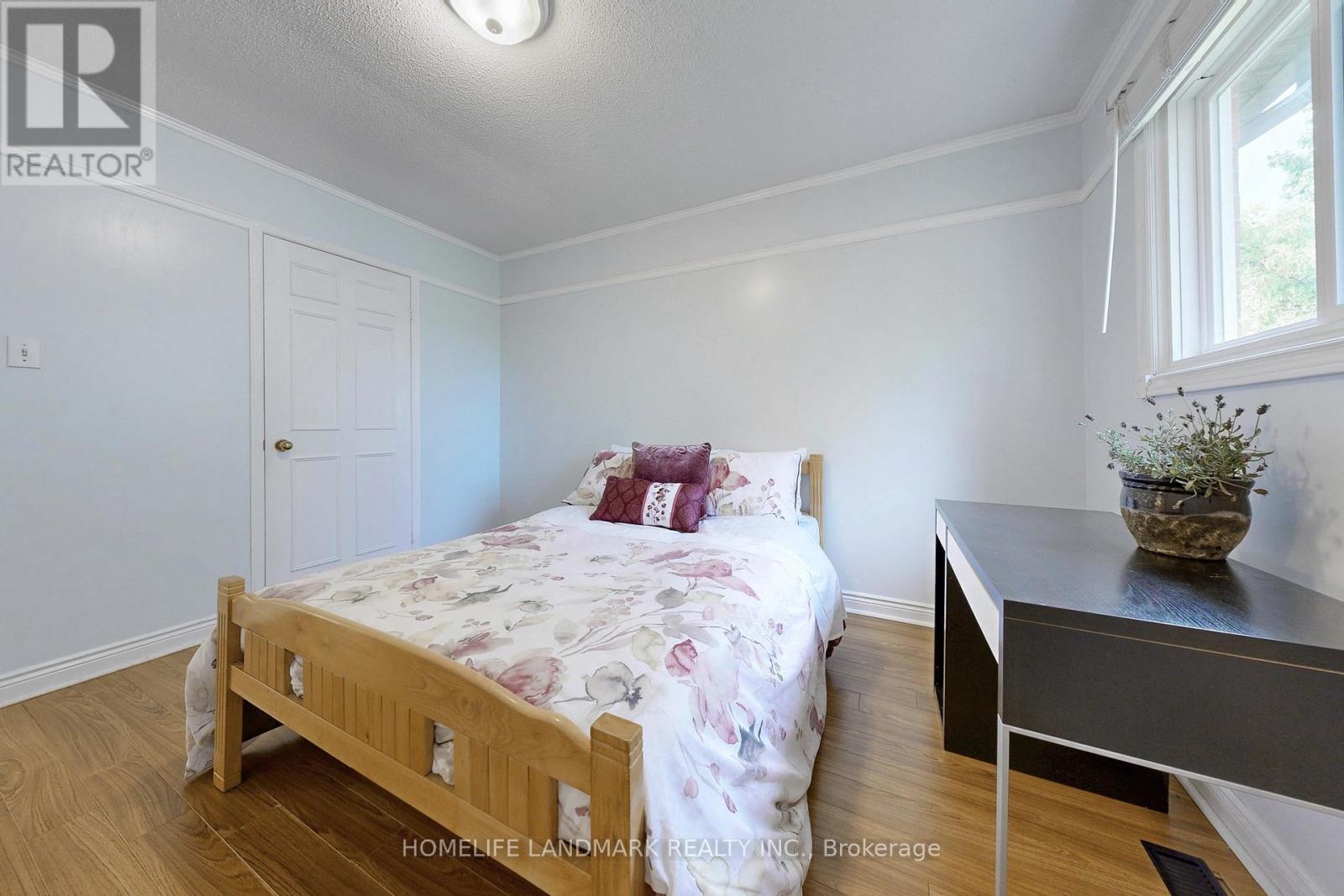 Photo 33 of 15 Hollingham Road, Markham ON
