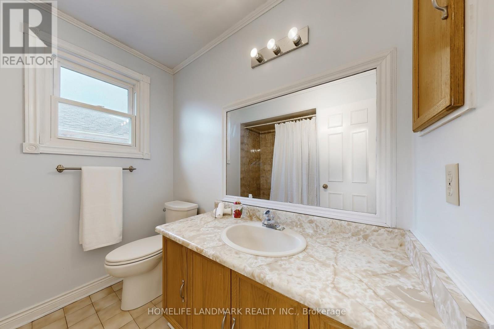 Photo 25 of 15 Hollingham Road, Markham ON