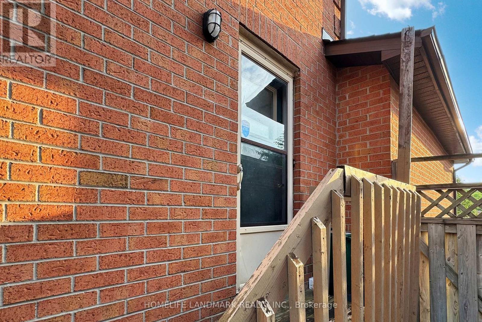 Photo 32 of 15 Hollingham Road, Markham ON