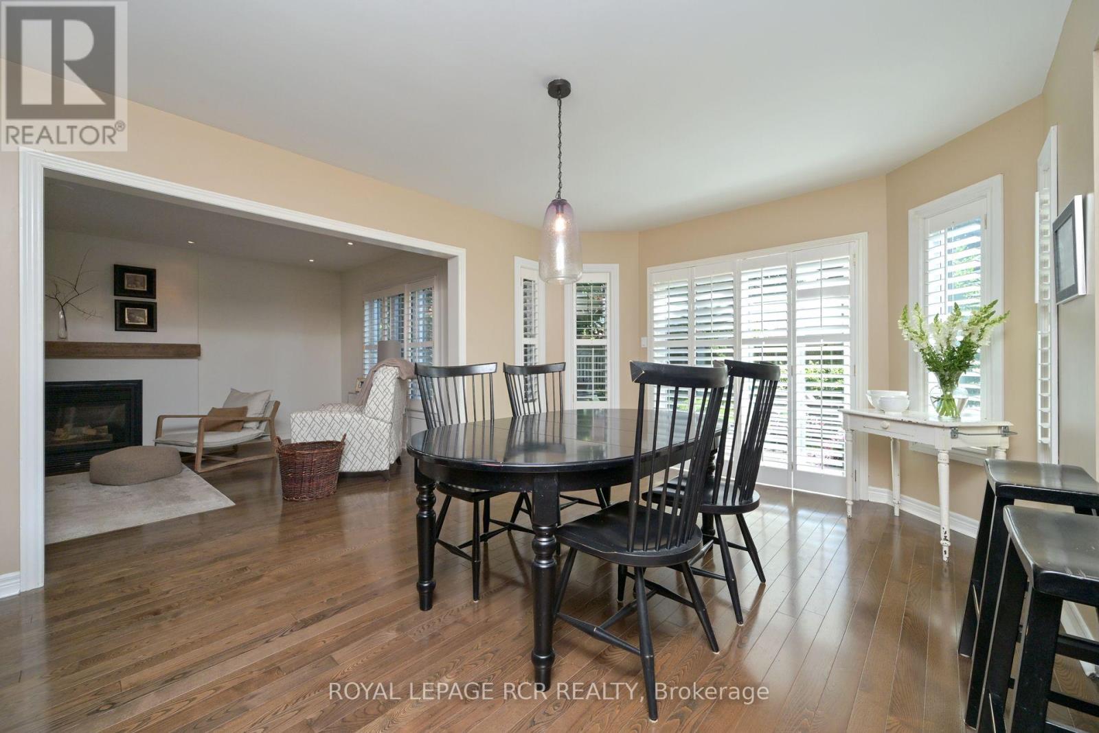 Photo 14 of 908 Schaeffer Outlook, Newmarket ON