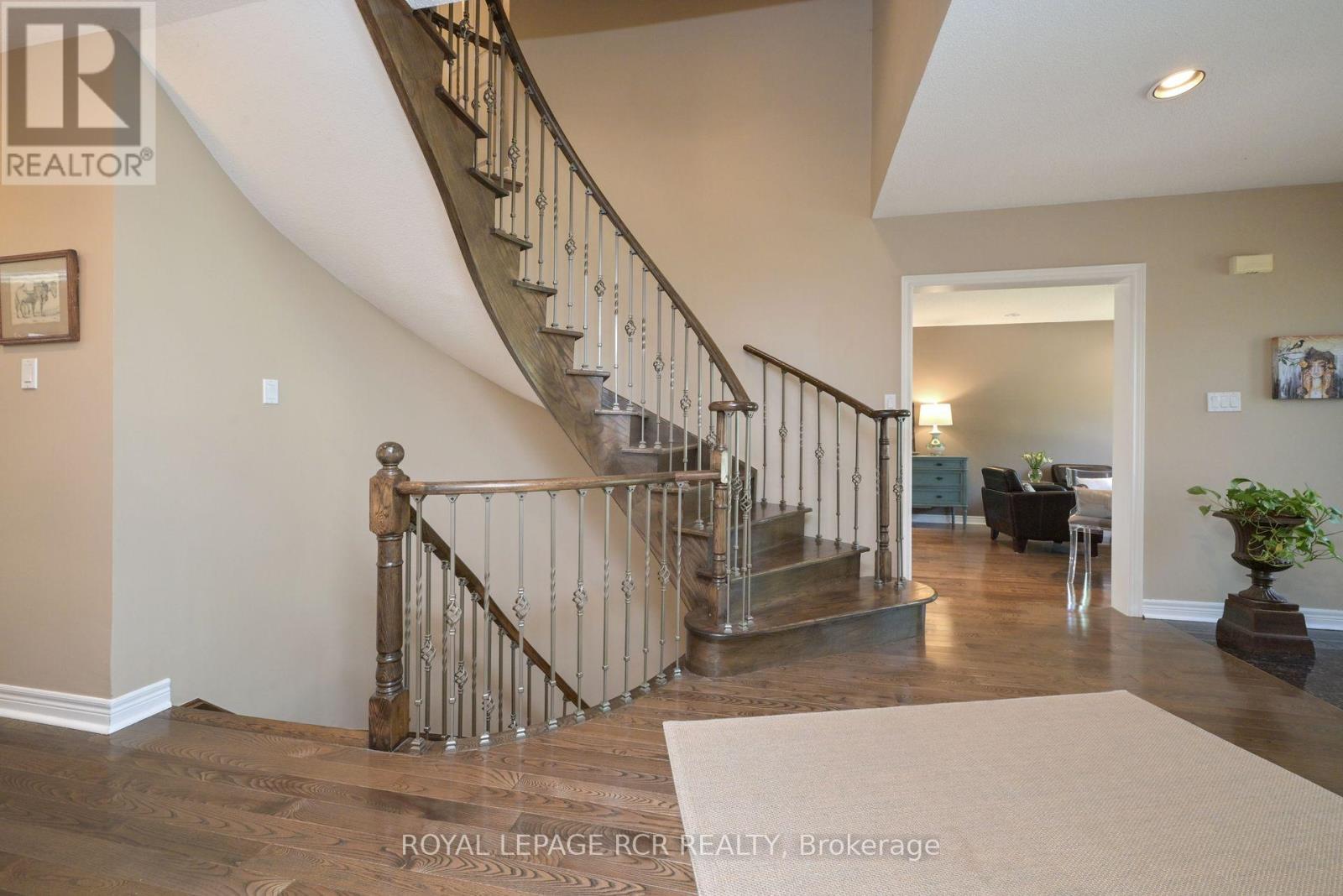 Photo 20 of 908 Schaeffer Outlook, Newmarket ON