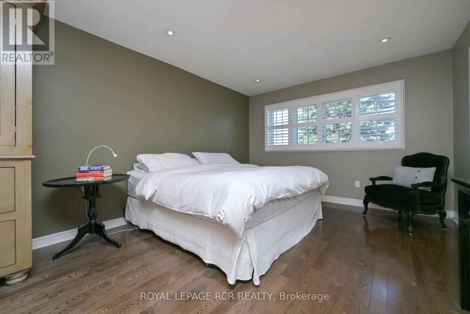 Photo 22 of 908 Schaeffer Outlook, Newmarket ON