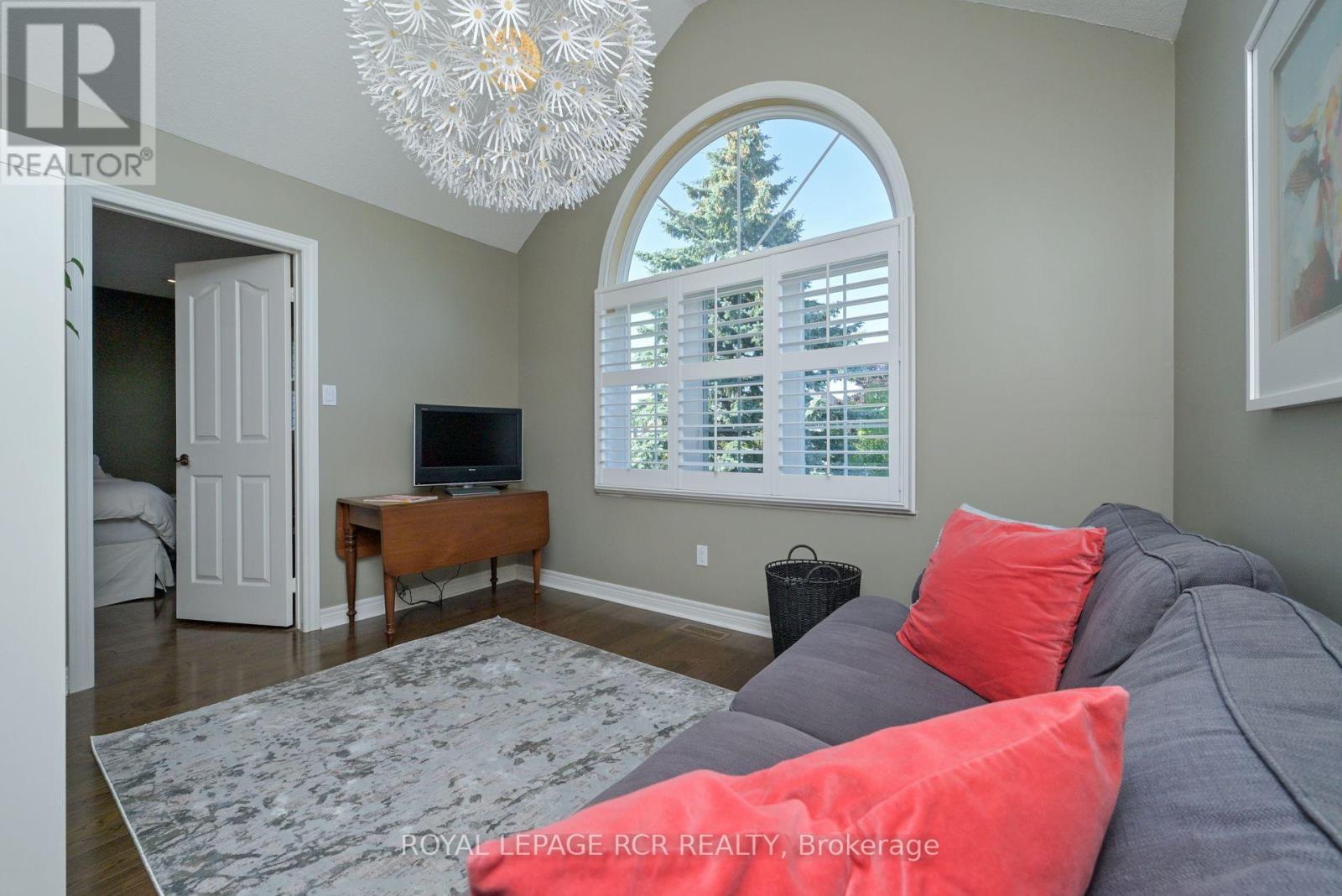 Photo 25 of 908 Schaeffer Outlook, Newmarket ON