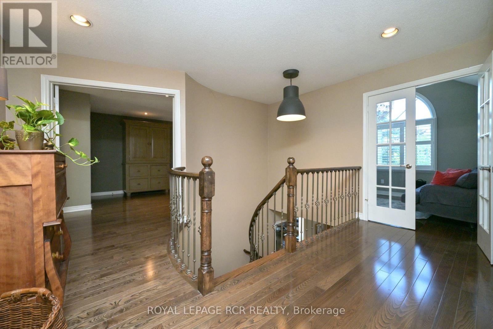 Photo 26 of 908 Schaeffer Outlook, Newmarket ON