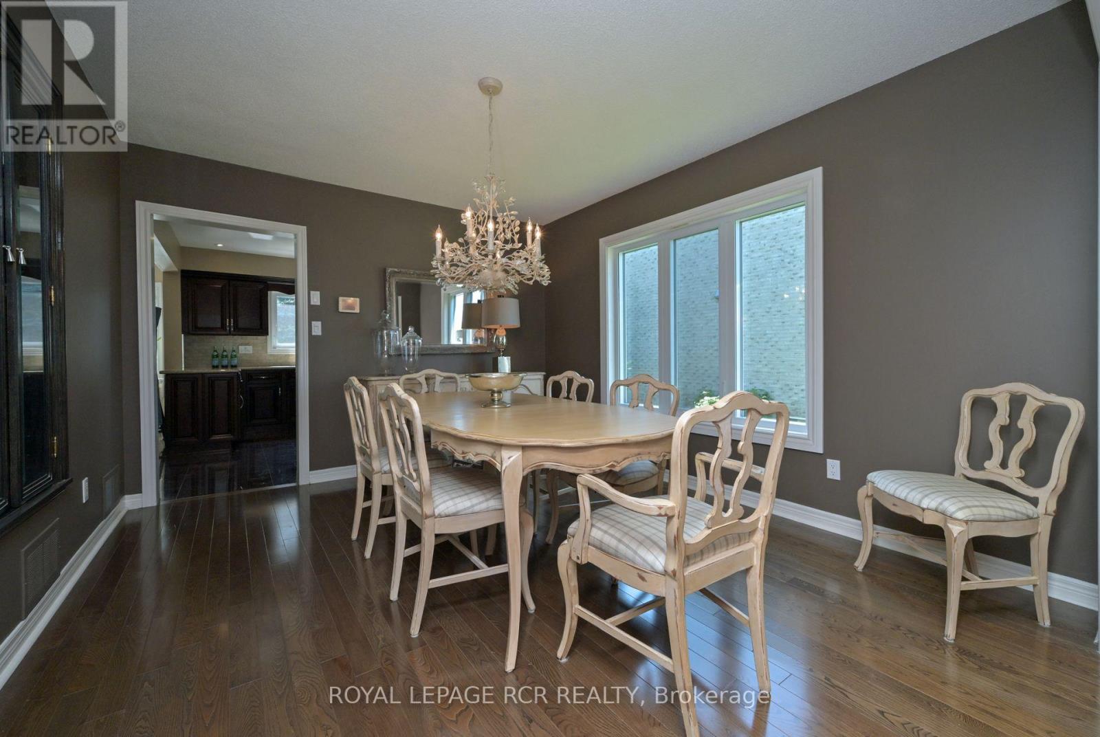 Photo 8 of 908 Schaeffer Outlook, Newmarket ON