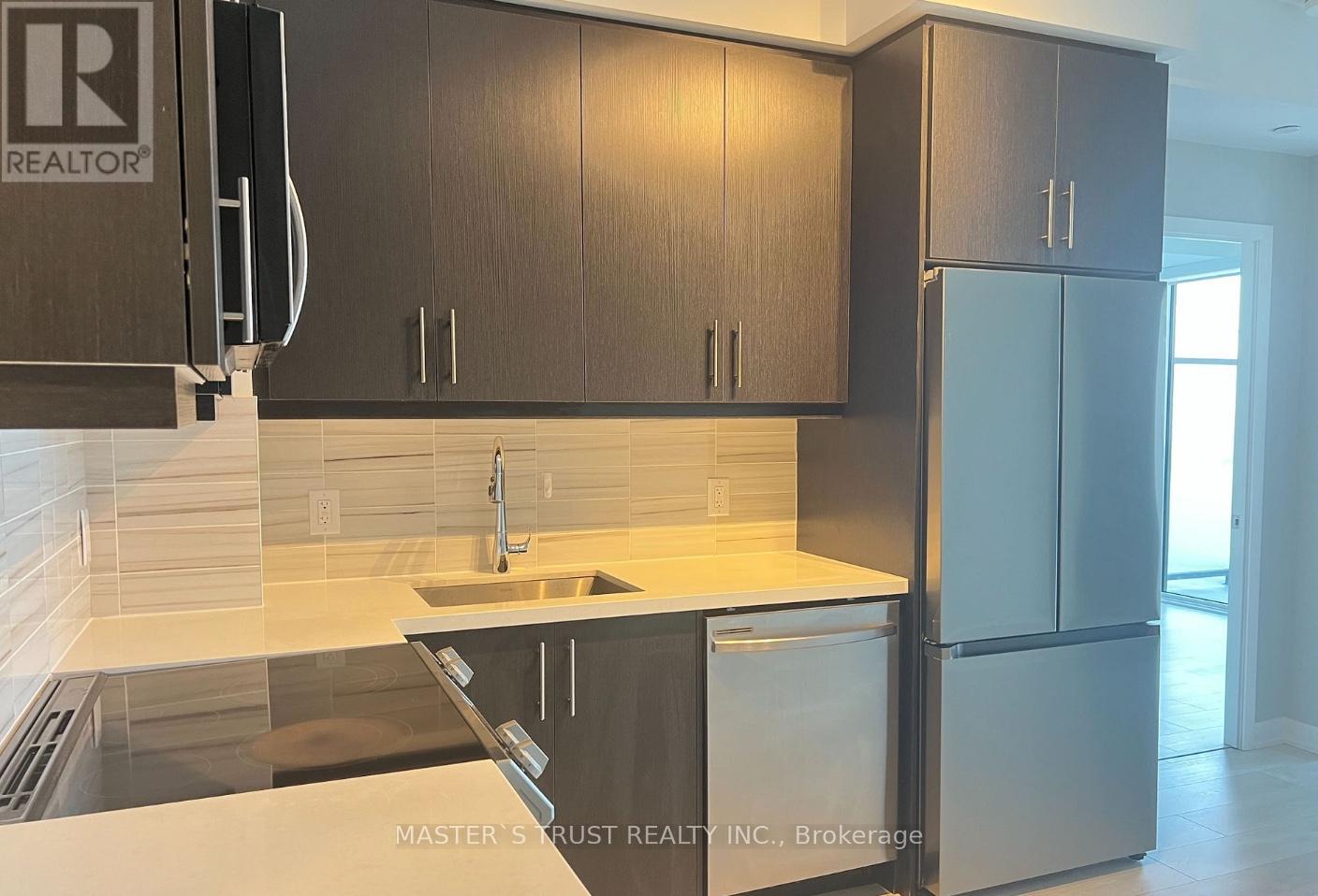 Photo 6 of 1907 95 Oneida Crescent, Richmond Hill ON