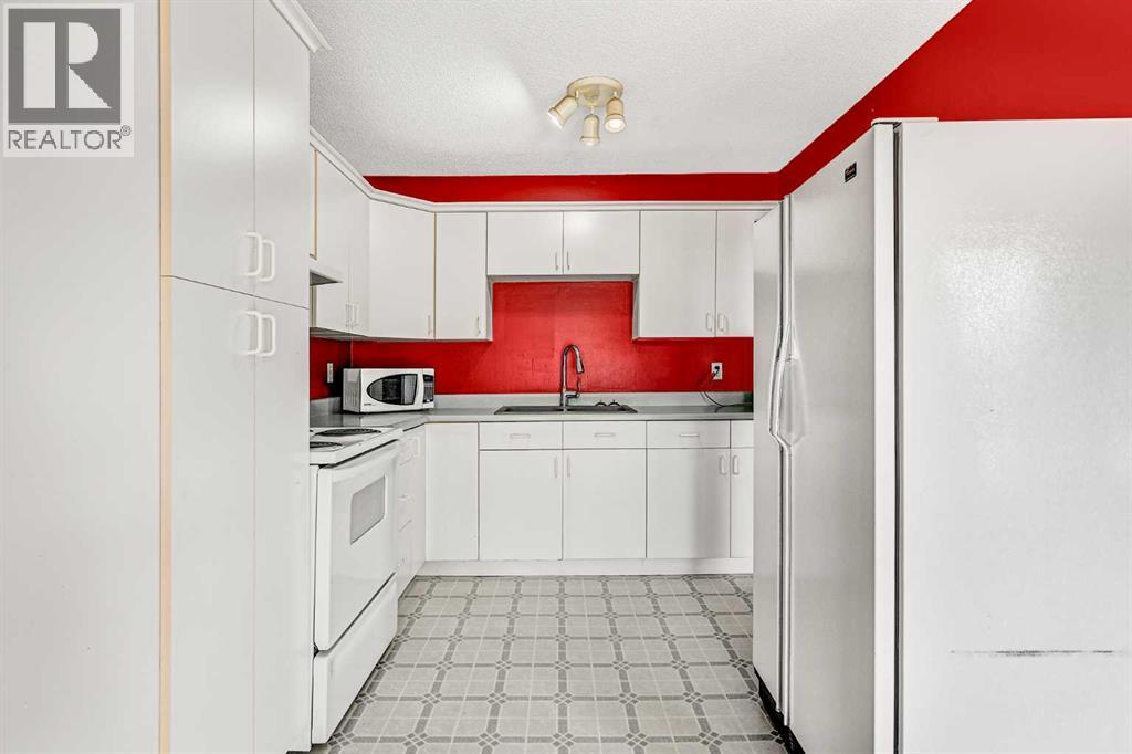Single Family House Bi-level for Sale in  A Street Mountview Grande Prairie 