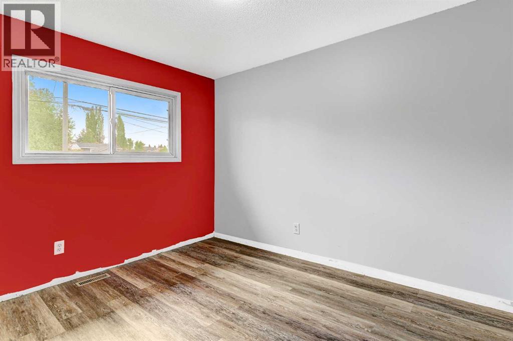 Single Family House Bi-level for Sale in  A Street Mountview Grande Prairie 