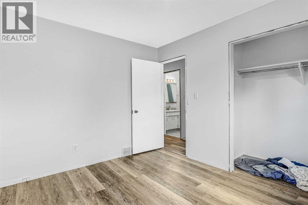 Single Family House Bi-level for Sale in  A Street Mountview Grande Prairie 
