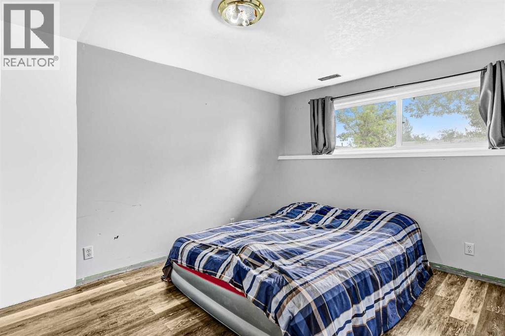 Single Family House Bi-level for Sale in  A Street Mountview Grande Prairie 