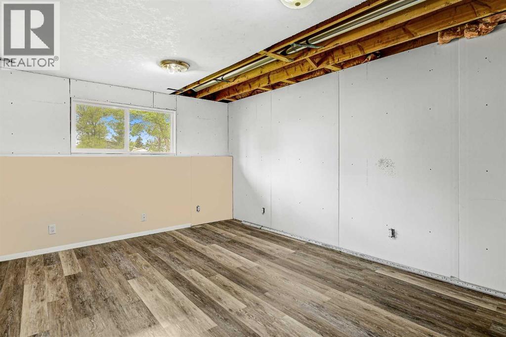Single Family House Bi-level for Sale in  A Street Mountview Grande Prairie 