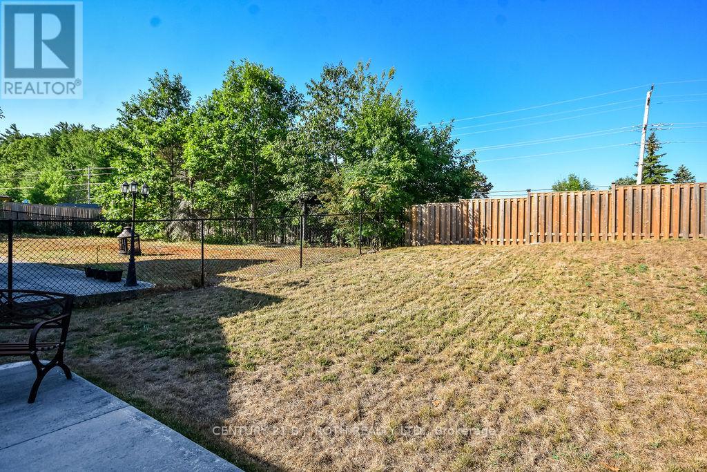Photo 18 of 58 Christy Drive, Wasaga Beach ON