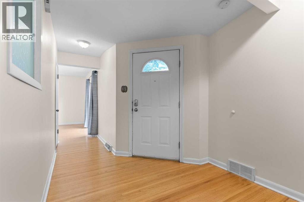 Photo 9 of 1831 18 A Street Sw, Calgary AB