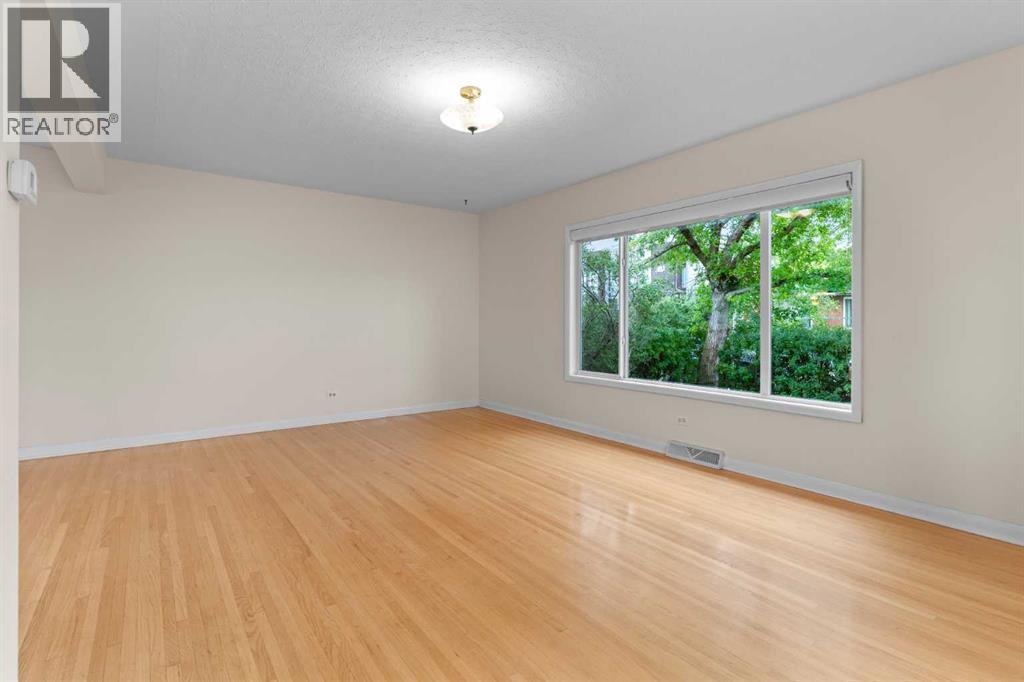 Photo 13 of 1831 18 A Street Sw, Calgary AB